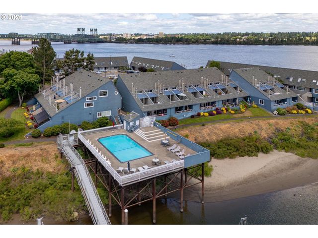 113 N HAYDEN BAY Dr, Portland, OR 97217