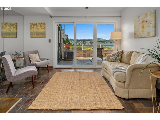 113 N HAYDEN BAY Dr, Portland, OR 97217