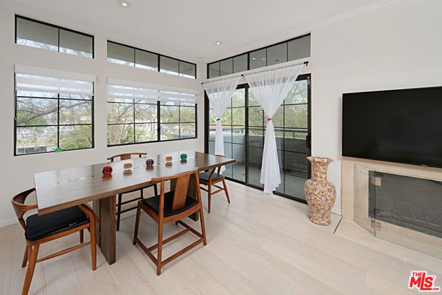 200 N Swall Drive 553, Beverly Hills, CA 90211