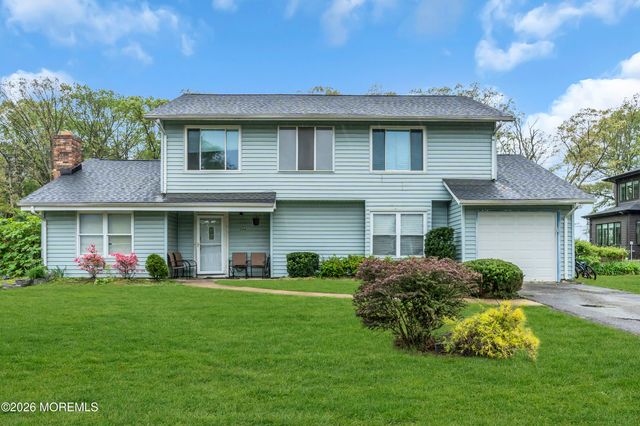 1584 Alamitos Drive, Lakewood, NJ 08701