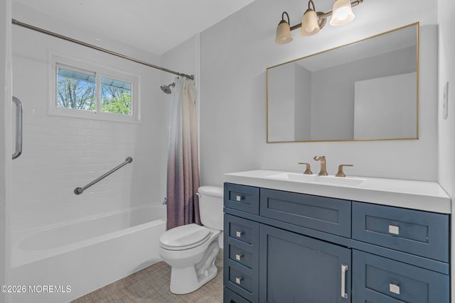 1584 Alamitos Drive, Lakewood, NJ 08701