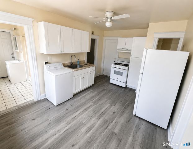 6 East Walnut Street 2L, Stamford, CT 06902
