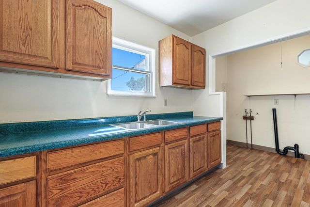 324 Coolidge Street, Coalinga, CA 93210