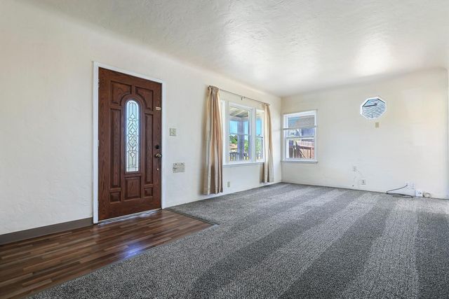 324 Coolidge Street, Coalinga, CA 93210