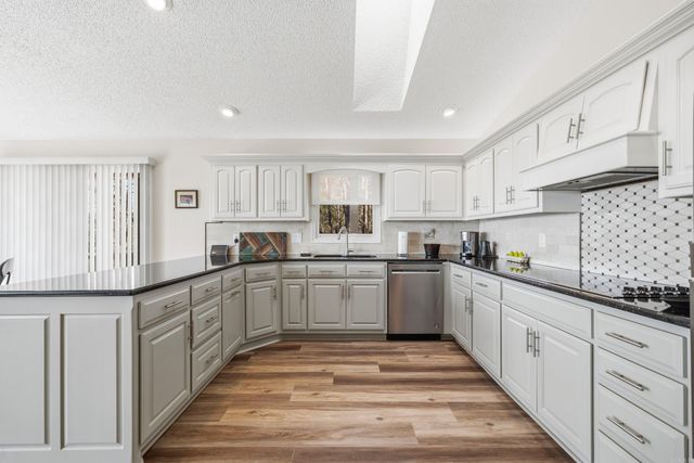 7 Almazan Way, Hot Springs Village, AR 71909