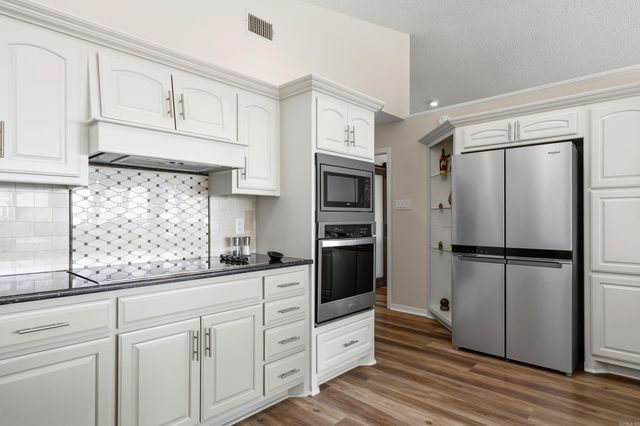 7 Almazan Way, Hot Springs Village, AR 71909