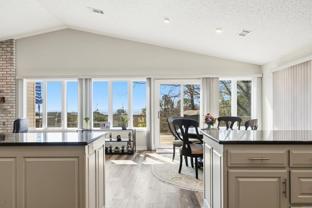 7 Almazan Way, Hot Springs Village, AR 71909