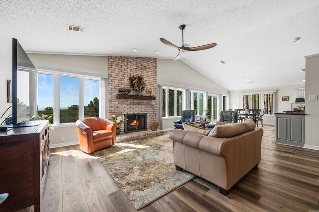 7 Almazan Way, Hot Springs Village, AR 71909