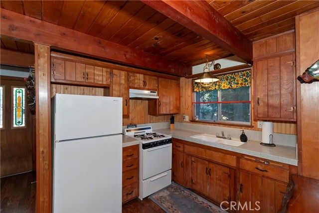 31470 Cedarwood Drive, Running Springs, CA 92382