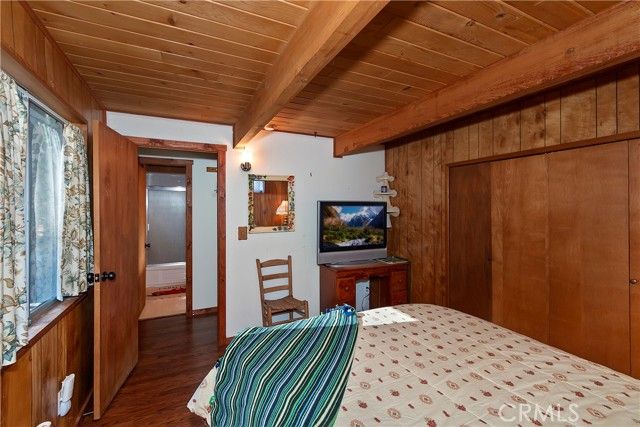 31470 Cedarwood Drive, Running Springs, CA 92382