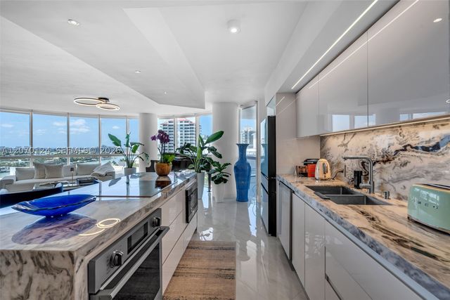 6301 Collins Ave 1207, Miami Beach, FL 33141