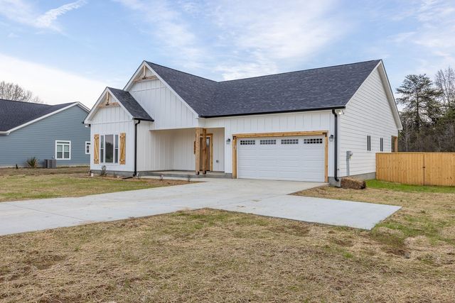 1509 Old Estill Springs Rd, Tullahoma, TN 37388