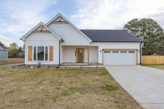 1509 Old Estill Springs Rd, Tullahoma, TN 37388