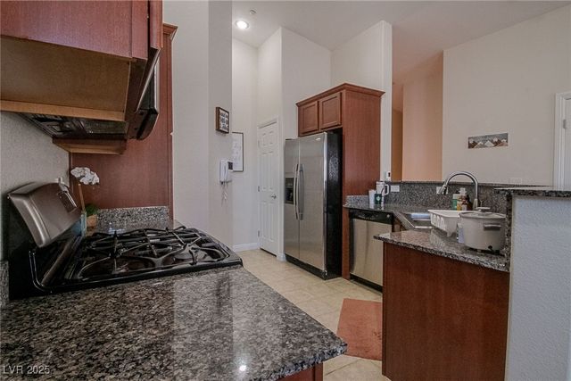 10111 Aspen Rose Street 101, Las Vegas, NV 89183