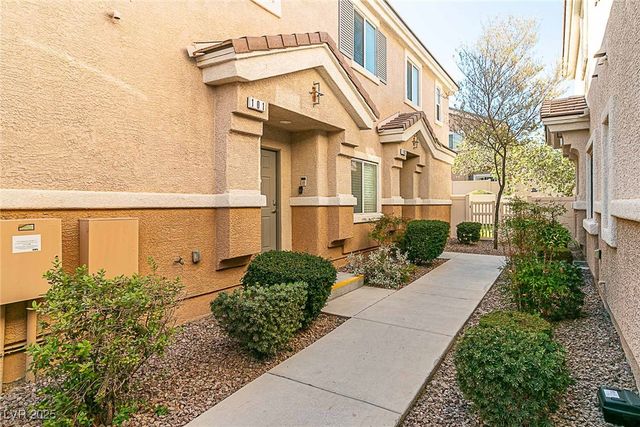 10111 Aspen Rose Street 101, Las Vegas, NV 89183