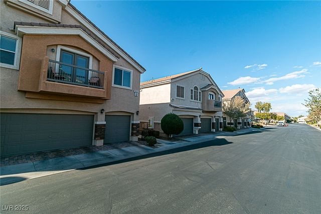 10111 Aspen Rose Street 101, Las Vegas, NV 89183