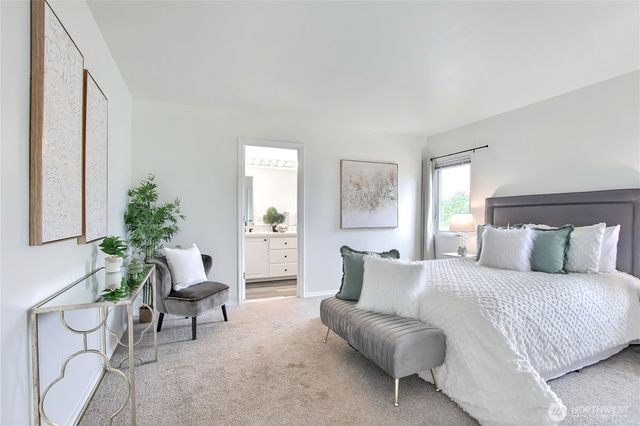 24240 SE 10th Place, Sammamish, WA 98075