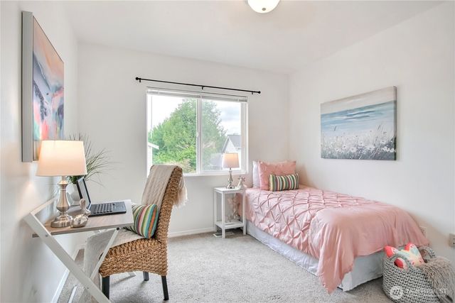 24240 SE 10th Place, Sammamish, WA 98075