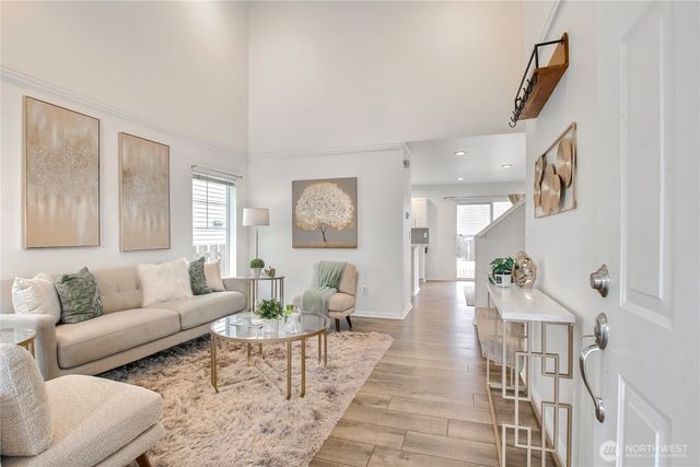 24240 SE 10th Place, Sammamish, WA 98075