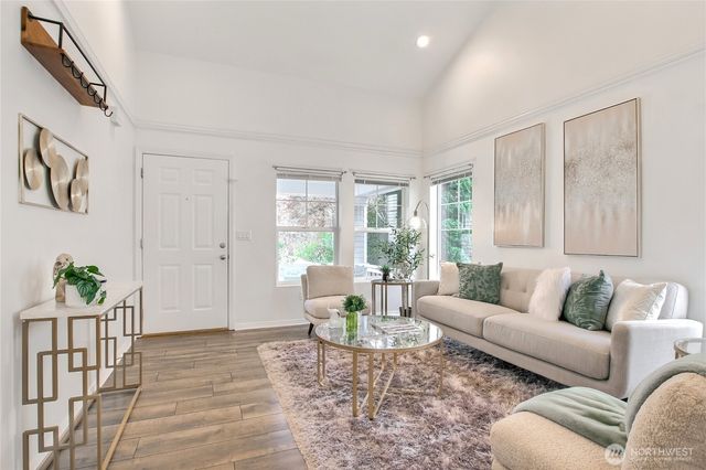 24240 SE 10th Place, Sammamish, WA 98075
