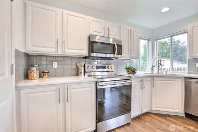 24240 SE 10th Place, Sammamish, WA 98075