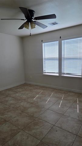 2724 Avenue D 9, San Leon, TX 77539