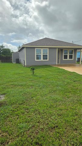 2724 Avenue D 9, San Leon, TX 77539