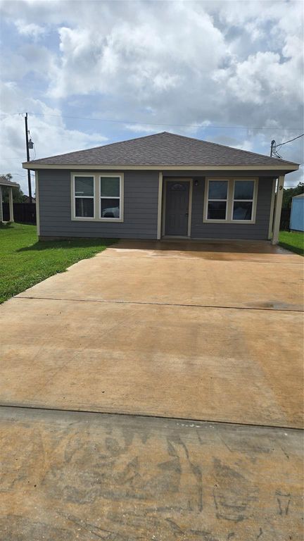2724 Avenue D 9, San Leon, TX 77539