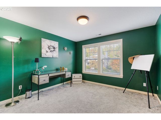 16375 Oak Valley Dr, Oregon City, OR 97045