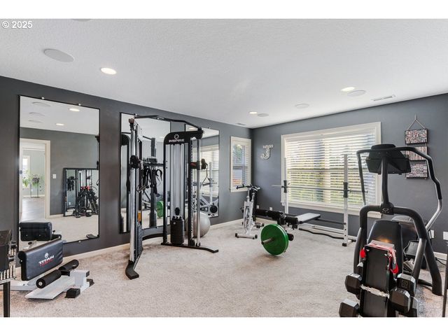 16375 Oak Valley Dr, Oregon City, OR 97045