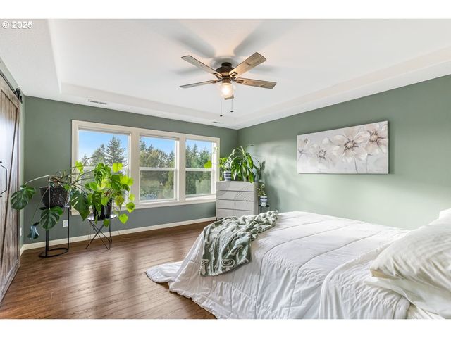 16375 Oak Valley Dr, Oregon City, OR 97045