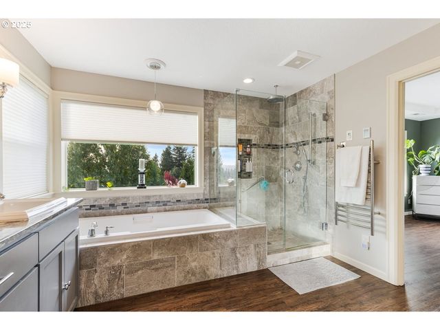 16375 Oak Valley Dr, Oregon City, OR 97045