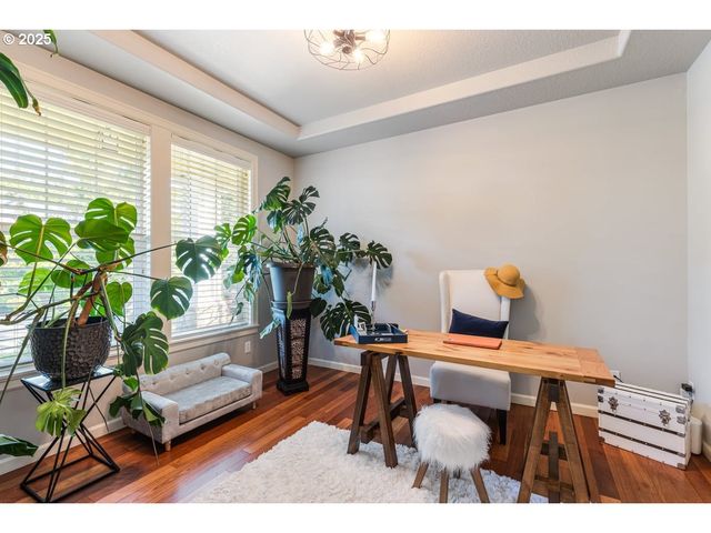 16375 Oak Valley Dr, Oregon City, OR 97045