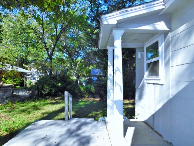 901 Gregg Street, Denton, TX 76201