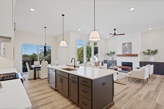 5201 BUTTER CUP DR, Columbia, MO 65203