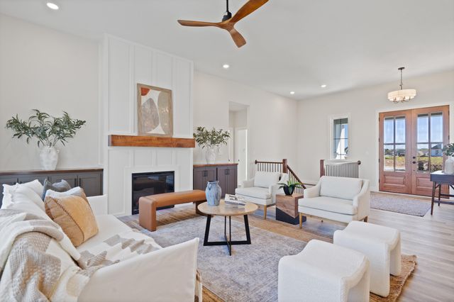 5201 BUTTER CUP DR, Columbia, MO 65203