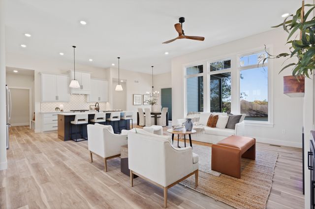 5201 BUTTER CUP DR, Columbia, MO 65203