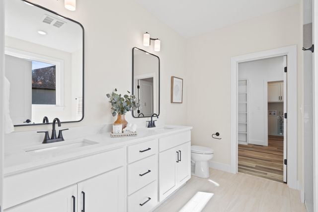 5201 BUTTER CUP DR, Columbia, MO 65203