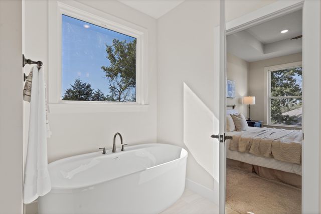 5201 BUTTER CUP DR, Columbia, MO 65203