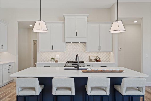 5201 BUTTER CUP DR, Columbia, MO 65203