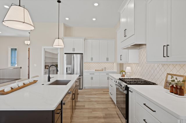 5201 BUTTER CUP DR, Columbia, MO 65203