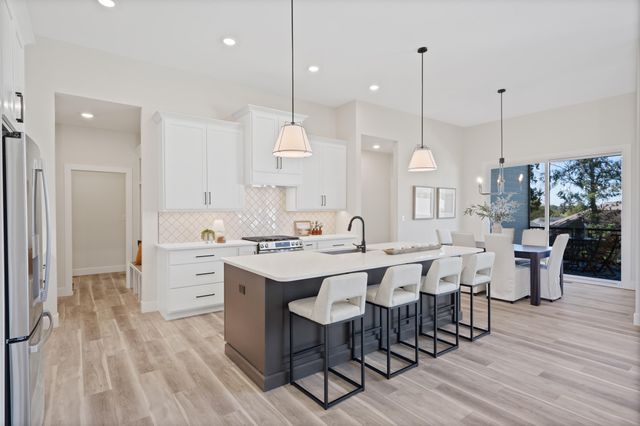 5201 BUTTER CUP DR, Columbia, MO 65203