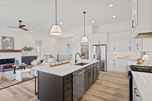 5201 BUTTER CUP DR, Columbia, MO 65203