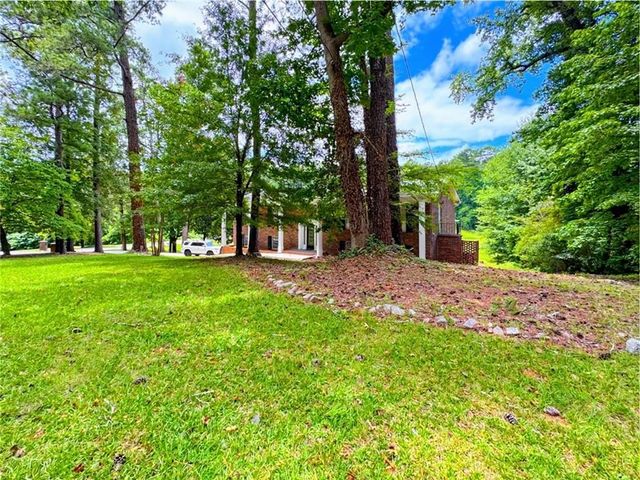 1665 Loch Lomond Trail SW, Atlanta, GA 30331