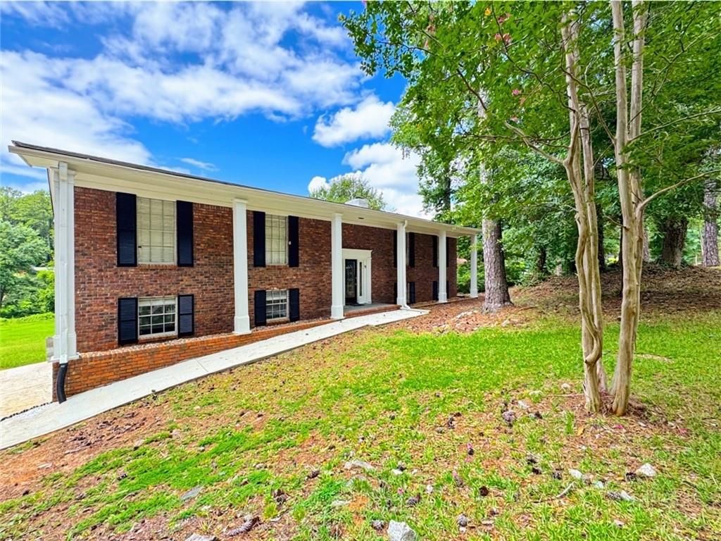 1665 Loch Lomond Trail SW, Atlanta, GA 30331