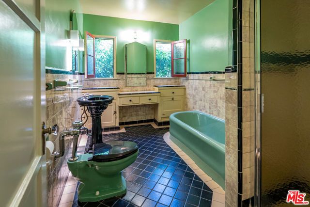 2005 Holmby Avenue, Los Angeles, CA 90025