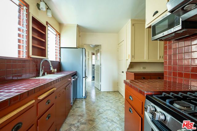 2005 Holmby Avenue, Los Angeles, CA 90025