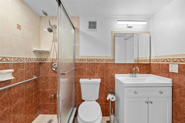 7701 Camino Real A-419, Miami, FL 33143