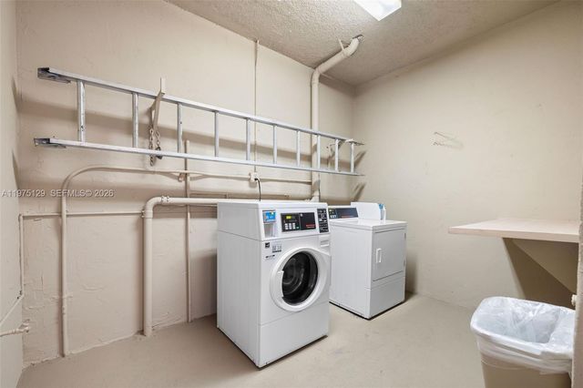 7701 Camino Real A-419, Miami, FL 33143