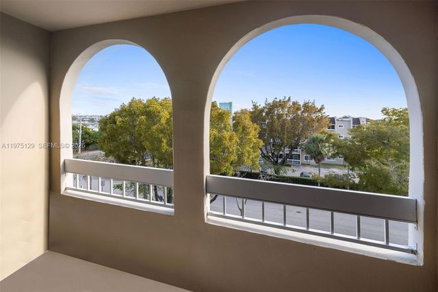 7701 Camino Real A-419, Miami, FL 33143